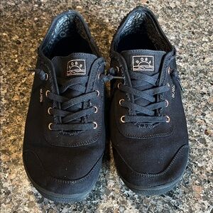 BOBS Skechers women’s Black Canvas Slip-on Sneakers